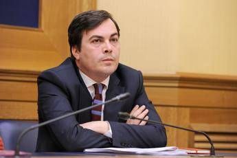 Recovery, ira Amendola: Fuga notizie indecorosa, denuncia alla procura Recovery, ira Amendola: Fuga notizie indecorosa, denuncia alla procura