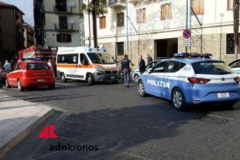 Avellino, ordigno davanti al Vescovato: 3 feriti Avellino, ordigno davanti al Vescovato: 3 feriti