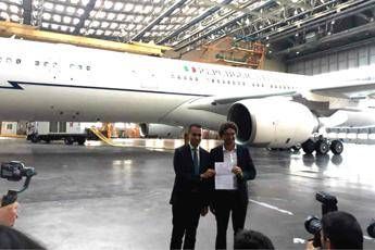 Di Maio: Bye bye all'Air Force Renzi Di Maio: Bye bye all'Air Force Renzi