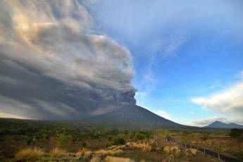 Eruzione imminente, incubo vulcano Eruzione imminente, incubo vulcano