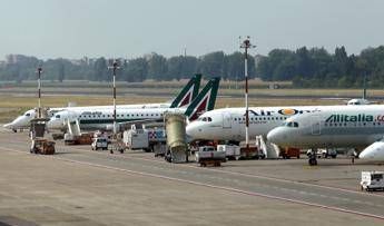 Alitalia, tre sigle confermano lo sciopero del 22. Ball: Una follia Alitalia, tre sigle confermano lo sciopero del 22. Ball: Una follia