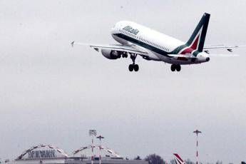 Alitalia, tre offerte sul piatto Alitalia, tre offerte sul piatto