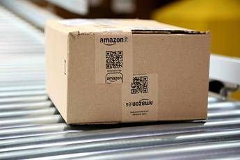 Amazon diventa anche postino Amazon diventa anche postino