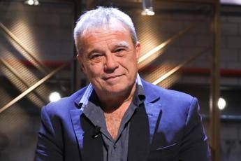 25 aprile, Claudio Amendola: Festeggerò dal mio terrazzo cantando 'Bella ciao' 25 aprile, Claudio Amendola: Festeggerò dal mio terrazzo cantando 'Bella ciao'