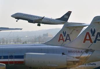Los Angeles, allarme nei cieli: Sfiorato un uomo con zaino-jet Los Angeles, allarme nei cieli: Sfiorato un uomo con zaino-jet