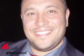 Poliziotto ucciso: sorella Apicella, 'se Stato avesse fatto suo dovere mio fratello sarebbe qui' Poliziotto ucciso: sorella Apicella, 'se Stato avesse fatto suo dovere mio fratello sarebbe qui'
