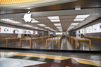 Coronavirus, Apple chiude i negozi in tutto il mondo tranne che in Cina Coronavirus, Apple chiude i negozi in tutto il mondo tranne che in Cina