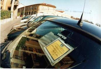 Da assicurazione a revisione, brevetto per scadenze auto a portata di volante Da assicurazione a revisione, brevetto per scadenze auto a portata di volante
