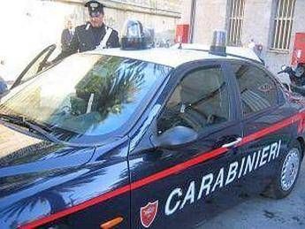 Occupano casa popolare durante funerali inquilino, 3 denunce nel leccese Occupano casa popolare durante funerali inquilino, 3 denunce nel leccese
