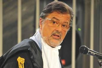 Anselmo: Agghiaccianti analogie tra morte George Floyd e Riccardo Magherini Anselmo: Agghiaccianti analogie tra morte George Floyd e Riccardo Magherini