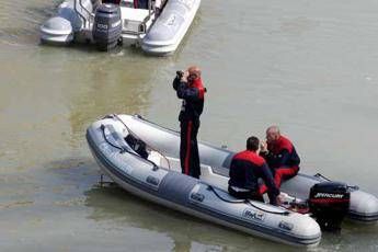 Cadavere nel Tevere, trovato il corpo di un ragazzo 23enne Cadavere nel Tevere, trovato il corpo di un ragazzo 23enne