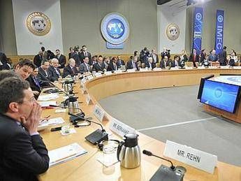 Monito Fmi: Politica bilanci costi-benefici tra economia e rischio contagi Monito Fmi: Politica bilanci costi-benefici tra economia e rischio contagi