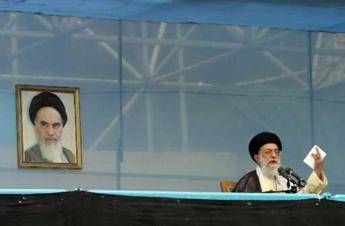 Khamenei, genocidio a Gaza, armare i palestinesi contro 'cane rabbioso' Khamenei, genocidio a Gaza, armare i palestinesi contro 'cane rabbioso'