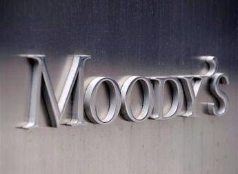 Moody's aggiorna rating 17 banche, promosse Intesa Sp e Unicredit Moody's aggiorna rating 17 banche, promosse Intesa Sp e Unicredit