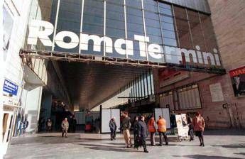 Notte da incubo a Roma, accetta passaggio: sequestrato e violentato per ore Notte da incubo a Roma, accetta passaggio: sequestrato e violentato per ore