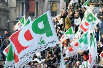 Giù le mani dagli 80 euro, rivolta Pd Giù le mani dagli 80 euro, rivolta Pd
