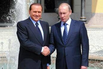 Berlusconi in Russia per compleanno di Putin Berlusconi in Russia per compleanno di Putin