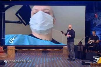 Coronavirus, Diego Bianchi racconta l'isolamento allo Spallanzani Coronavirus, Diego Bianchi racconta l'isolamento allo Spallanzani