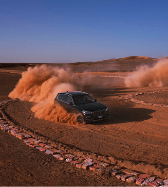 Nuova Bmw X5, nel deserto del Sahara come a Monza Nuova Bmw X5, nel deserto del Sahara come a Monza