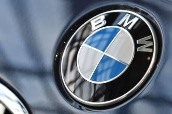 Bmw richiama 232 mila auto per rischio incendio Bmw richiama 232 mila auto per rischio incendio