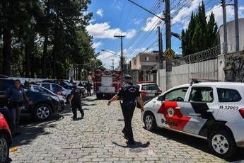 Irruzione a scuola strage in Brasile