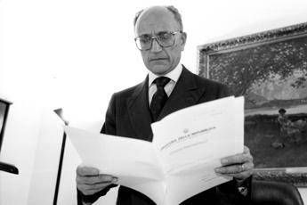 Borrelli, il magistrato che con Mani Pulite cambiò l'Italia Borrelli, il magistrato che con Mani Pulite cambiò l'Italia