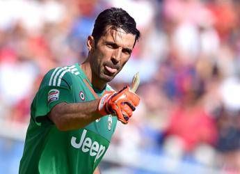 20 anni da campione, la Juve festeggia Buffon 20 anni da campione, la Juve festeggia Buffon