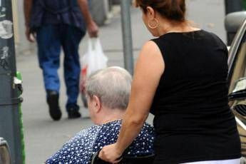 Lavapiatti e badante, per giovani occupazioni più umilianti Lavapiatti e badante, per giovani occupazioni più umilianti