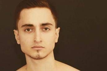 Ballerino italiano bloccato in Cina, l'appello del padre Ballerino italiano bloccato in Cina, l'appello del padre