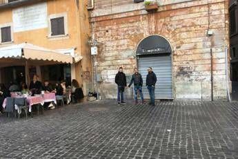 Barista Pantheon, Vessato dalle multe, chiudo e chiedo reddito cittadinanza