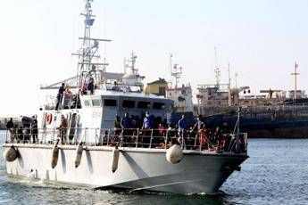 Porti chiusi, lite Salvini-Difesa Porti chiusi, lite Salvini-Difesa