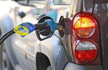 Toti: In Liguria accise non aumentano Toti: In Liguria accise non aumentano