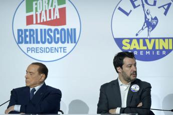 M5S: Salvini sceglie Silvio, ma anche lui lo snobba