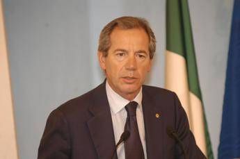 Bertolaso: ''Costruire ospedali in Sierra Leone, non si possono abbandonare i malati di Ebola'' Bertolaso: ''Costruire ospedali in Sierra Leone, non si possono abbandonare i malati di Ebola''