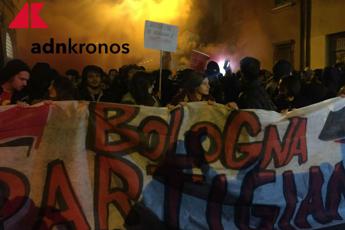 Salvini a Bologna, tensioni polizia-centri sociali