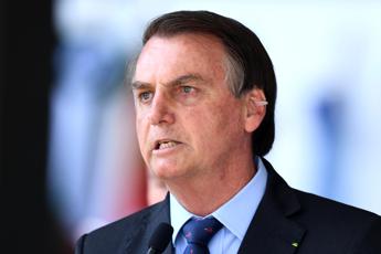 Brasile, Bolsonaro suggerisce torture contro suoi ministri se corrotti