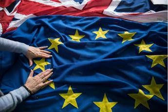 Scettica UE pronta ad aiutare May con il pacchetto Brexit: Irlanda Coveney Scettica UE pronta ad aiutare May con il pacchetto Brexit: Irlanda Coveney