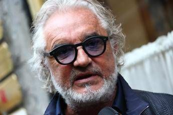 Briatore: Si venderebbero il padre e la madre Briatore: Si venderebbero il padre e la madre