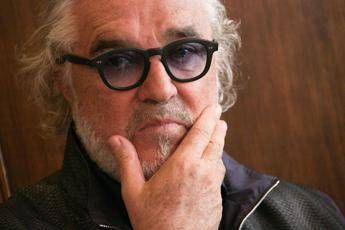 Briatore: Incapaci al governo, virus non va in giro solo di notte