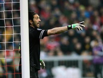 Buffon: Napoli e Juve in testa con merito ma non sarà solo lotta a due Buffon: Napoli e Juve in testa con merito ma non sarà solo lotta a due