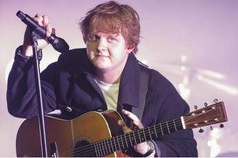 Sanremo, Lewis Capaldi tra gli ospiti internazionali Sanremo, Lewis Capaldi tra gli ospiti internazionali