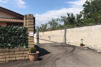 Omicidio a Castel di Leva, la vedova: Nesci era come un figlio e me l'ha ucciso Omicidio a Castel di Leva, la vedova: Nesci era come un figlio e me l'ha ucciso