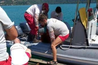 Caduto da materassino in lago Castel Gandolfo, ritrovato corpo