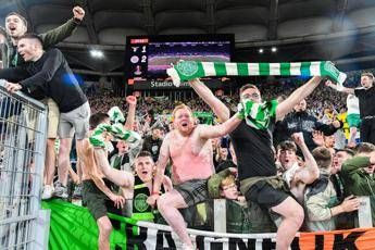 Tifosi Celtic raccolgono fondi per il Baobab di Roma Tifosi Celtic raccolgono fondi per il Baobab di Roma