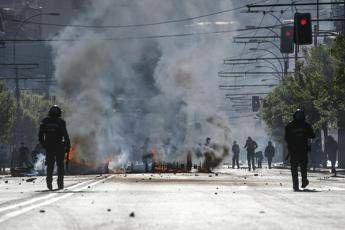 Cile, esteso coprifuoco. Nuove manifestazioni a Santiago Cile, esteso coprifuoco. Nuove manifestazioni a Santiago