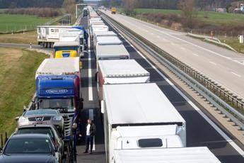 Brexit, da 1 gennaio merci bloccate e ritardi a frontiere con Ue Brexit, da 1 gennaio merci bloccate e ritardi a frontiere con Ue