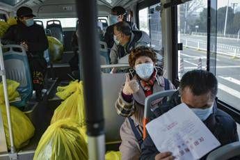 Coronavirus, in Cina prodotte più di 76 milioni di mascherine al giorno Coronavirus, in Cina prodotte più di 76 milioni di mascherine al giorno