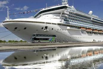 Coronavirus, stop a navi da crociera in Italia Coronavirus, stop a navi da crociera in Italia