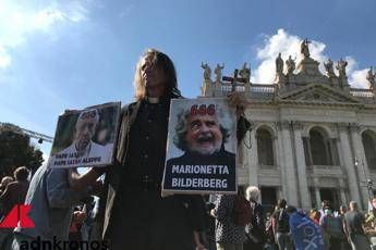 Covid, negazionisti in piazza: primi identificati Covid, negazionisti in piazza: primi identificati