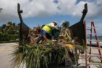 Arriva l'uragano Dorian, italiani via dalle Bahamas e allerta in Florida